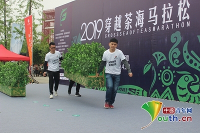 湄潭235名青年志愿者服务贵州茶“一节一会”